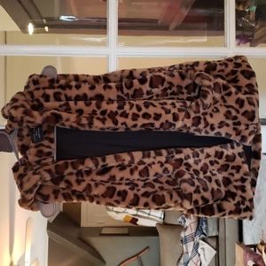 Faux fur, hooded vest